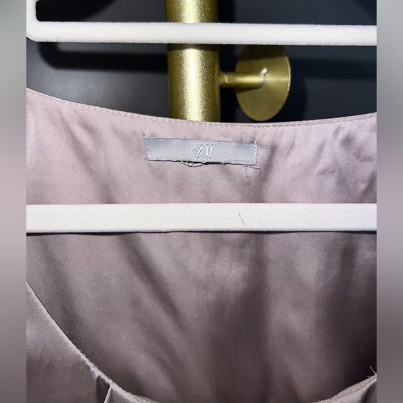 H&M Top - Picture 2 of 2